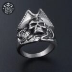 Bague Pirate Tête de Mort Tricorne Acier — Trésor Pirate (vue 2)