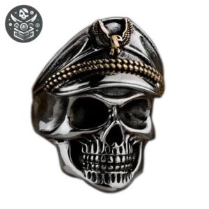 Bague Pirate Argent Massif avec un crâne métallique portant une casquette militaire иmblème aigle