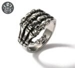 Bague Pirate Main Squelette Acier — Trésor Pirate (vue 3)