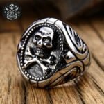 Chevalière Pirate Crâne Acier Homme — Trésor Pirate (vue 3)
