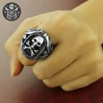Chevalière Pirate Crâne Acier Homme — Trésor Pirate (vue 5)