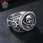 Bague Pirate Tête Mort Sabres Corsaire — Trésor Pirate (vue 3)
