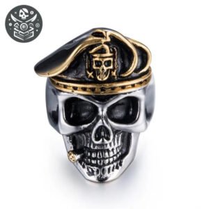 Bague pirate argent massif 925 avec tête de mort et casquette style militaire dorée