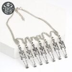 Collier Pirate Tête Mort Acier Femme — Trésor Pirate (vue 4)
