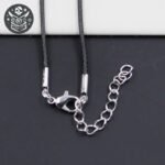 Collier Pirate Flibustier Pendentif Viril — Trésor Pirate (vue 2)