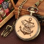 Montre Pirate Acier Bois Île Tortue — Trésor Pirate (vue 6)