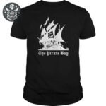 T-shirt pirate noir avec logo bateau forban et texte ’The Pirate Bay’ en polycoton